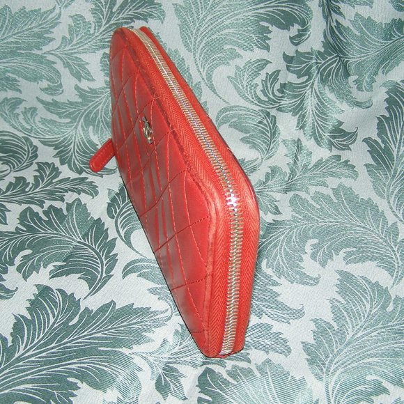 CHANEL Dark Red Lambskin Quilted Leather Wallet - Picture 5 of 15